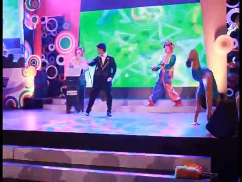 Kathryn Bernardo %26 Daniel Padilla sang the theme song of Got to Believe at the ABS-CBN Trade Event