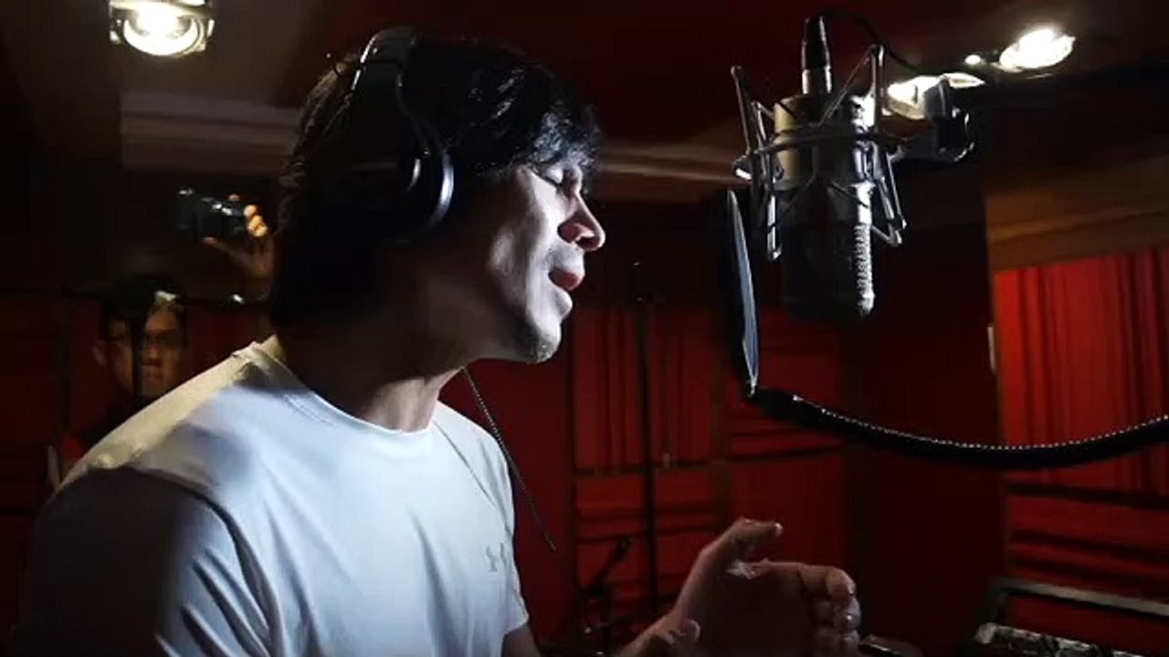 Patikim sa theme song ng teleseryeng ""Hawak Kamay"" na inawit ni Piolo Pascual