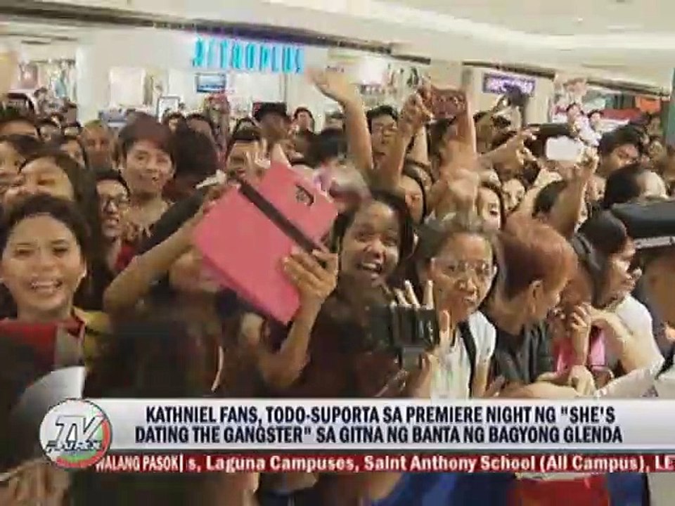 KathNiel fans, todo-suporta sa primiere night ng ""She's Dating the Gangster"" sa gitna ng banta ng bagyong Glenda
