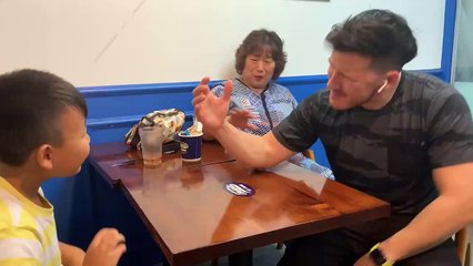 I almost COMPLETELY DESTROY my kid cousin at arm wrestling