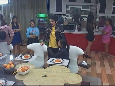 Direk Cathy tells Vickie: Ano puro ganda lang?