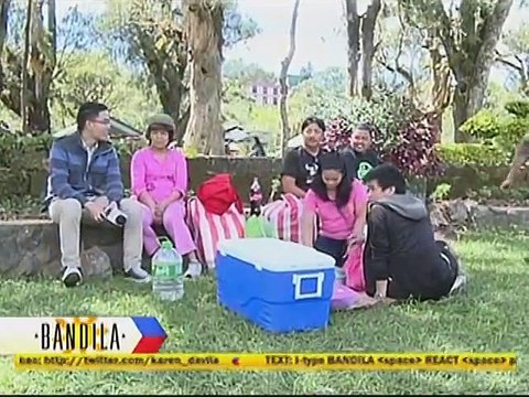 Christmas Village sa sikat na bahay-bakasyunan, gawa sa recycled material