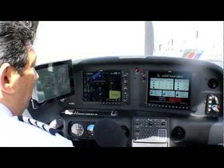 Volando en un Cirrus SR-20, el avión con paracaídas