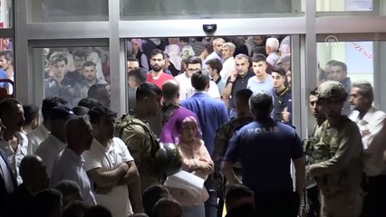 Diyarbakır'da sivillere yönelik terör saldırısı (7) - Hastane önü