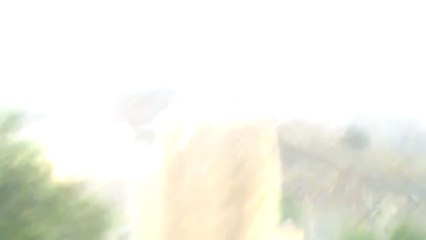 Los tubos del trasvase Tajo-Segira han reventado hoy como si se tratase de un géiser, a la altura de la Aparecida, al límite entre la localidad alicantina Orihuela (Valencia) y Santomera (Región de Murcia).