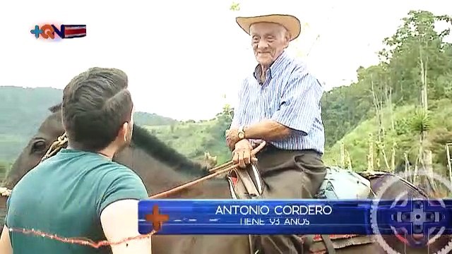 mqn-Este roble de 93 años baila y hasta monta a caballo est-Este roble de 93 años baila y hasta monta a caballo -120919