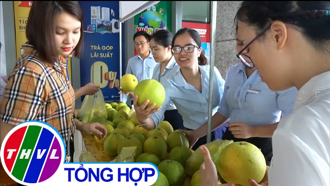 THVL | Ấm áp nhũng gian hàng "giải cứu" bưởi cho bà con vùng lũ