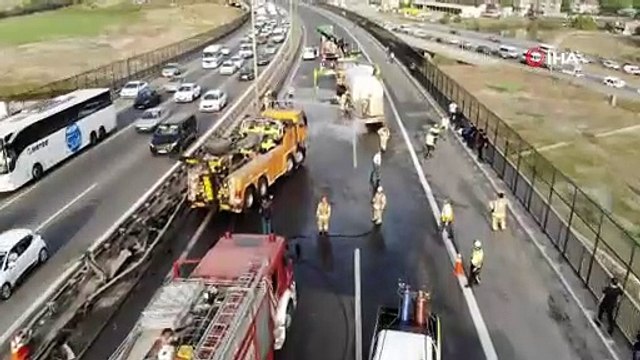 TEM'de tanker devrildi: Sürücü yaralı, trafik durdu