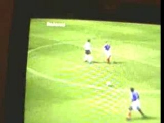 But pes 2008 p'tite frappe de loin anelka