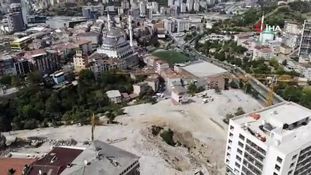 Kağıthane'de riskli binalar yıkılıyor