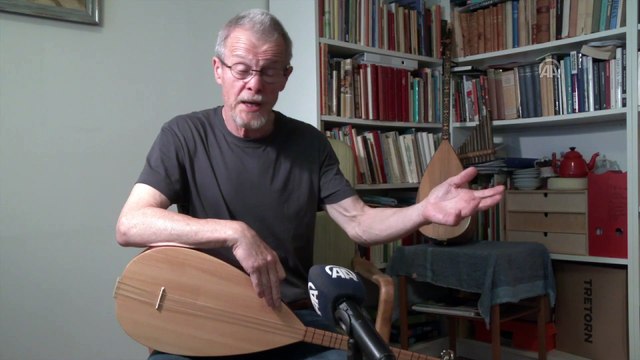 Aşık Veysel hayranı İsveçli ozan 35 yıldır saz çalıp türkü söylüyor - STOCKHOLM