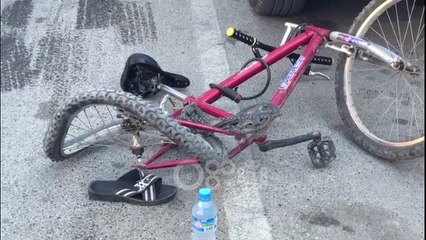 RTV Ora - Fier, makinat bëhen "përshesh", në fund përplaset edhe kalimtari me biçikletë