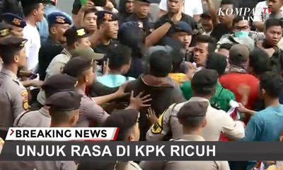 Demo di KPK Ricuh, Massa Bentrok dengan Polisi