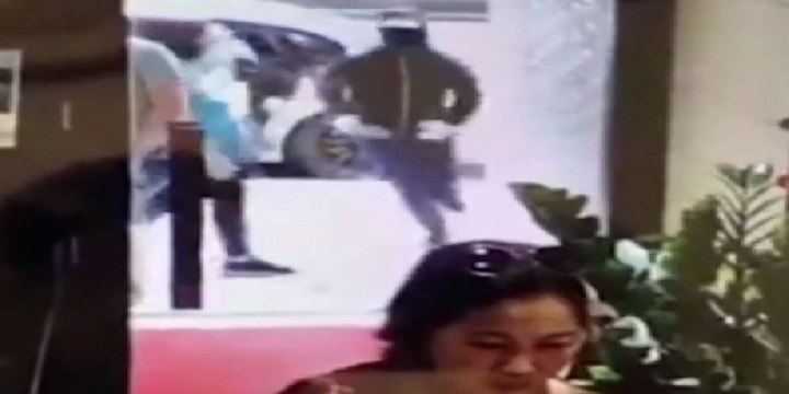 Ladrones de pacotilla armados con machetes se dan de narices con la puerta de la relojería que intentaban atracar