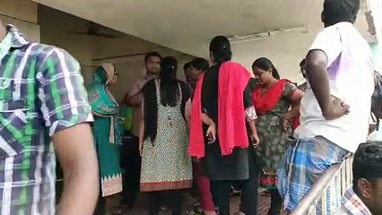தனக்கு தானே விஷ ஊசி போட்டு மாணவர் தற்கொலை. கதறிய பெற்றோர்-வீடியோ