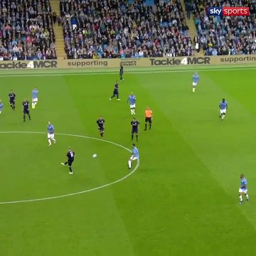 La passe géniale de Paul Scholes lors du jubilé de Vincent Kompany