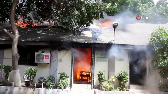 - Hindistan’da Bakanlık Ofisinde Yangın