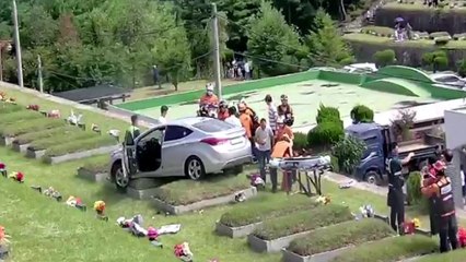 성묘 왔다가 '날벼락'...가정집 지방 태우다 화재 / YTN