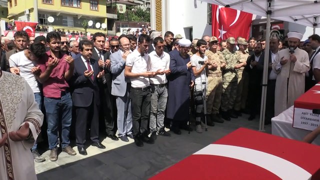 Bakan Soylu, şehit olan sivillerin cenaze törenine katıldı (2) - DİYARBAKIR