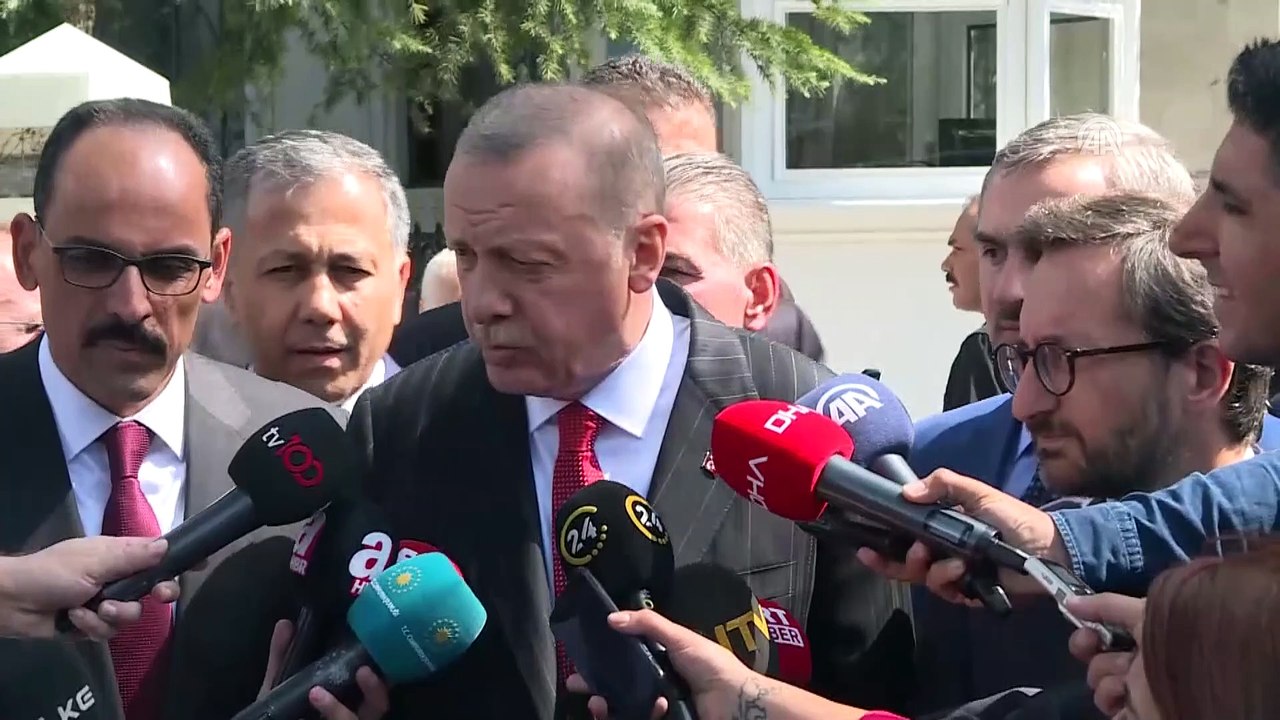 Cumhurbaşkanı Erdoğan, cuma namazı çıkışı açıklamalarda bulundu (1) - İSTANBUL