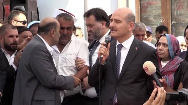 Bakan Soylu, şehit olan sivillerin cenaze törenine katıldı (2)