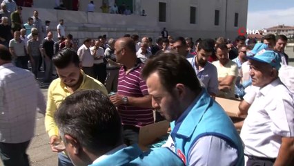 Türk Diyanet Vakfından aşure ikramı