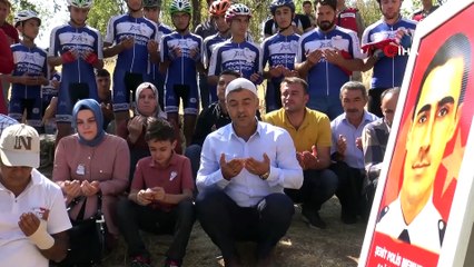 Şehit polisi anmak için 35 kilometre pedal çevirdiler