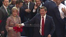 Ish-kryeministri Davutoglu jep dorëheqjen nga partia në pushtet AKP - Top Channel