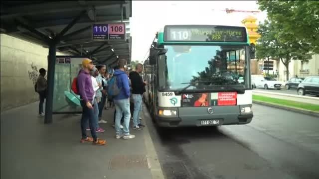 Jornada de huelga en la capital francesa en protesta por los planes de reforma de pensiones