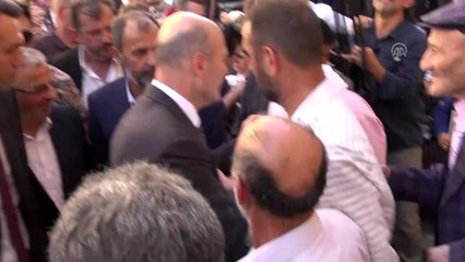 Download Video: Bakan Soylu'dan oturma eylemi yapan Diyarbakır annelerine ziyaret (2)