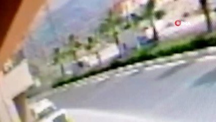 Otomobil virajı alamayarak takla attı: 1 yaralı...Kaza anı kamerada