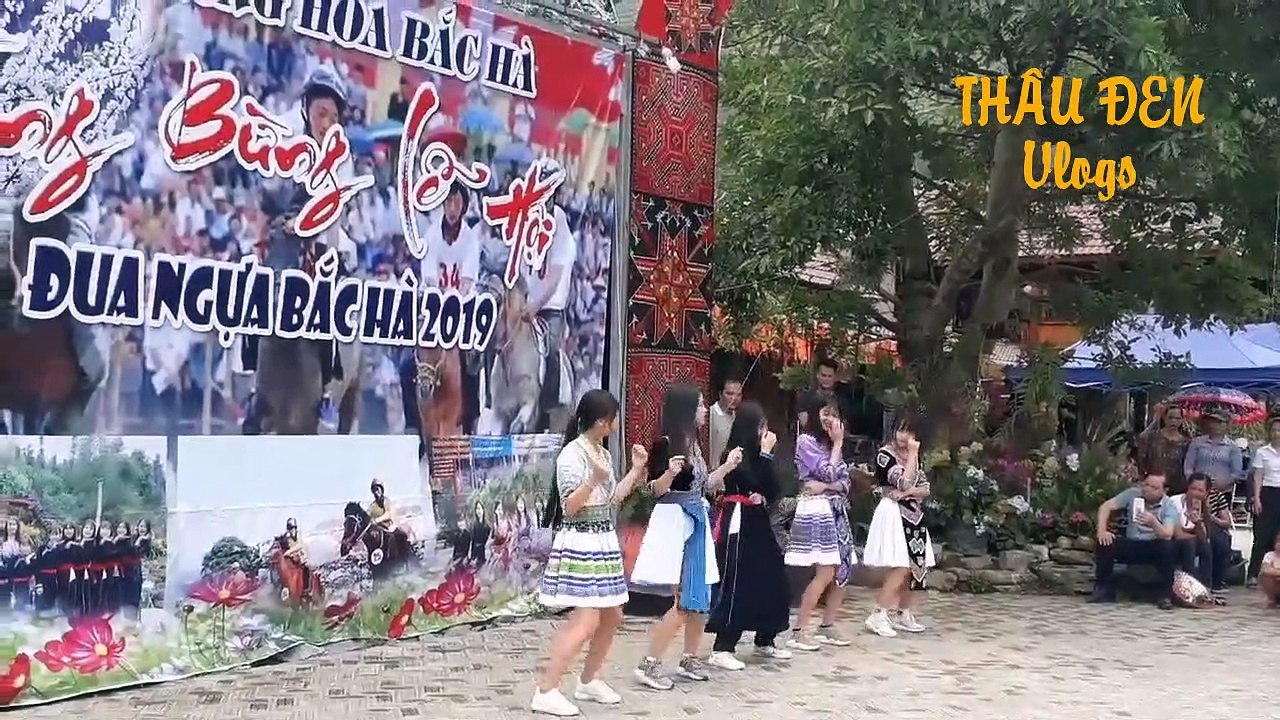 Mê mẫn với điệu nhảy Cực Đẹp của các cô gái ở Thung Lũng Hoa Bắc Hà trong Lễ Hội Đua Ngựa .