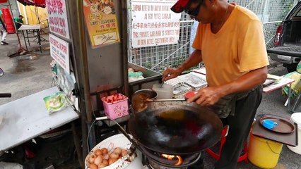 Malaysian Penang Island Roadside Snacks - Fried Scallions Fried Seafood Noodles and Eggs