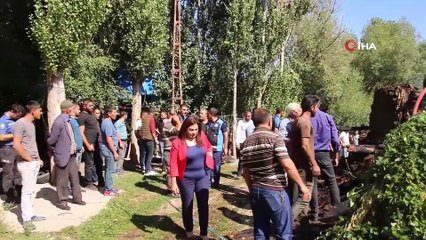 Tandır evinde ekmek yapmak isterken yangın çıktı