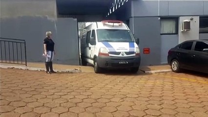 Acusado de duplo homicídio é levado para audiência de custódia
