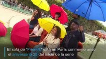 El mueble de “Friends” visita París