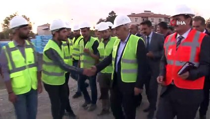 Binali Yıldırım, yapımı süren stat ve hastanede incelemelerde bulundu
