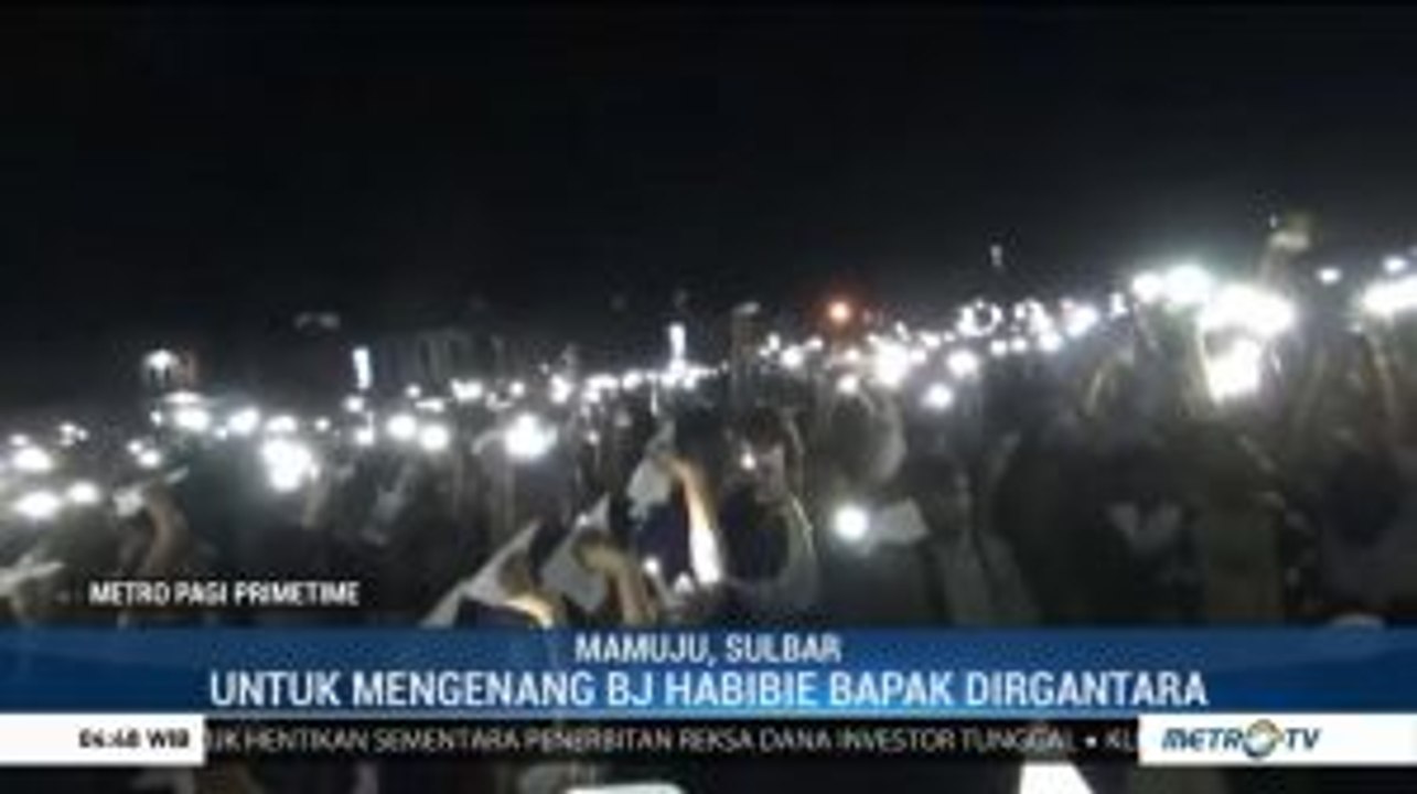 Kenang BJ Habibie, Ratusan Warga Mamuju Buat Pesawat Terbang dari Kertas