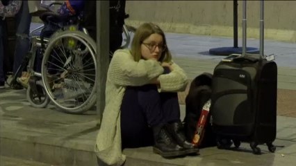La gota fría deja a miles de turistas sin playa y atrapados
