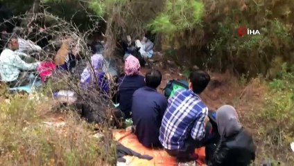 Ormanlık alanda saklanırken yakalandılar