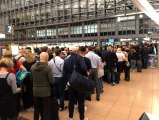 Hamburg Havalimanı'nda alarm: Yolcular tahliye edildi