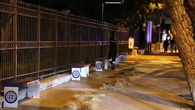 Rüzgardan yarıya inen Türk bayrağı yeniden göndere çekildi - MUĞLA