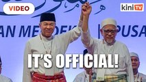 Umno-PAS joint charter signed, Annuar Musa gets emotional while presenting charter