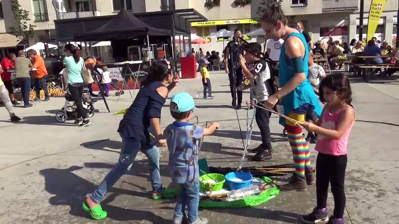 Stramankerl 1 Floridsdorfer Strassenkunst Festival