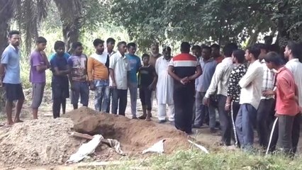 यूपी: कब्र से महिला के शव को निकालकर की गई हैवानियत, गायब थे शरीर के कई पार्ट