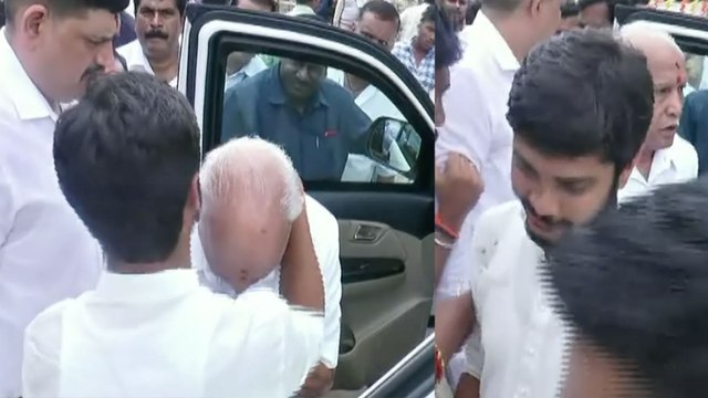 ಯಡಿಯೂರಪ್ಪನನ್ನು ತಬ್ಬಿಕೊಂಡು ವಿನಯ್ ಗುರೂಜಿ ಹೇಳಿದ್ದೇನು ಗೊತ್ತಾ..? | Vinay Guruji | Oneindia Kannada