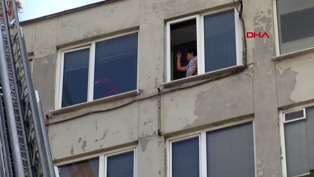 Şişli'de iş merkezinin çatısında yangın 4