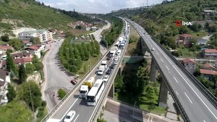4 araç birbirine girdi, TEM Otoyolu'nda 7 kilometre araç kuyruğu oluştu.