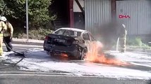 Maltepe'de kaza sonrası otomobil alev alev yandı