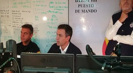 Sanchez visita el puesto de mando de la UME en Orihuela